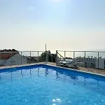 Апартаменты Boutique Living - Rooftop Pool & Sea Views *