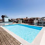 Boutique Living - Rooftop Pool & Sea Views Назаре