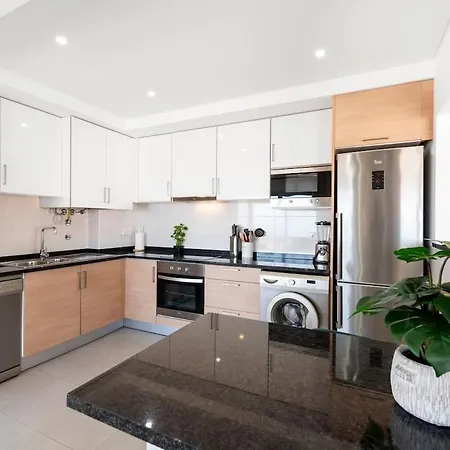 דירה Boutique Living - Rooftop Pool & Sea Views *