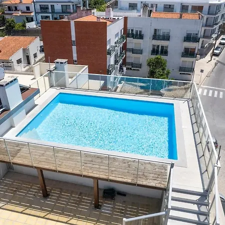 Boutique Living - Rooftop Pool & Sea Views דירה נאזרה