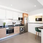 Apartment Boutique Living - Rooftop Pool & Sea Views