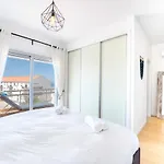 Boutique Living - Rooftop Pool & Sea Views Apartment Nazare