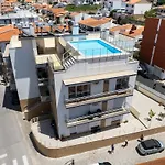 Boutique Living - Rooftop Pool & Sea Views