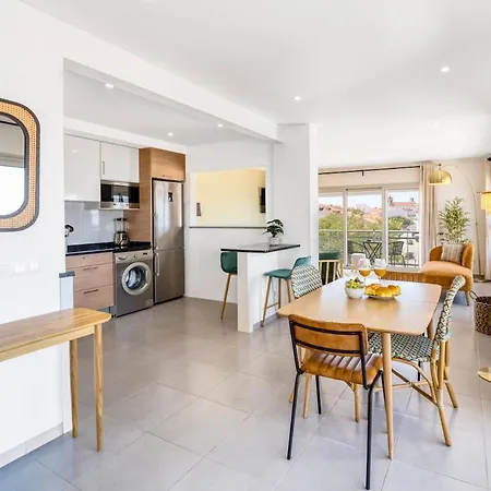 Boutique Living - Rooftop Pool & Sea Views *