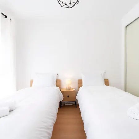 Boutique Living - Rooftop Pool & Sea Views Nazare