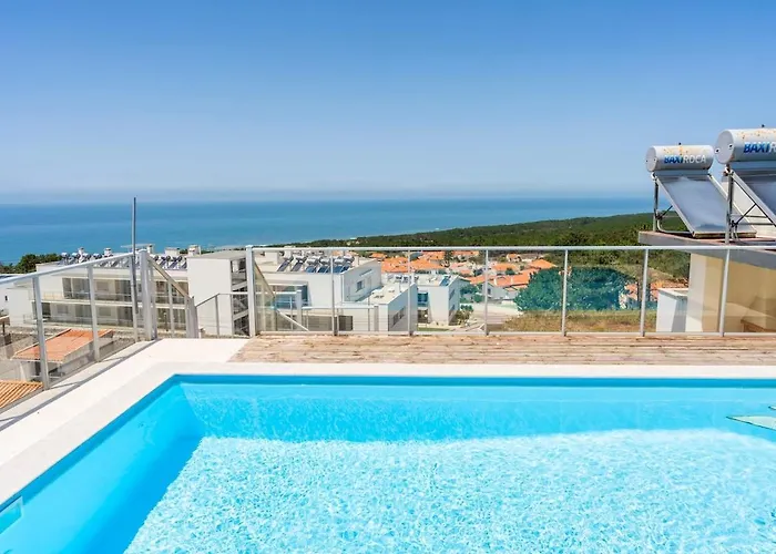 Boutique Living - Rooftop Pool & Sea Views Apartment Nazaré