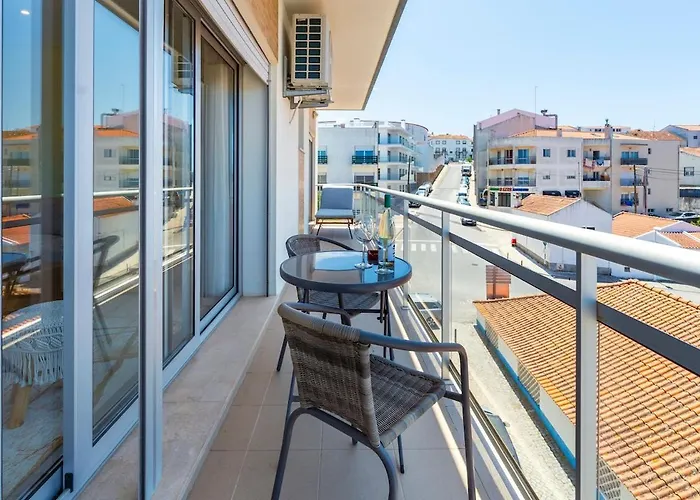 Boutique Living - Rooftop Pool & Sea Views *