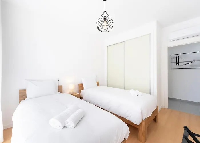 Boutique Living - Rooftop Pool & Sea Views * Nazaré