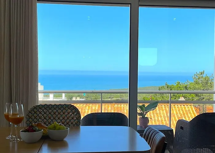 Boutique Living - Rooftop Pool & Sea Views Lejlighed