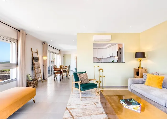 Lejlighed Boutique Living - Rooftop Pool & Sea Views *