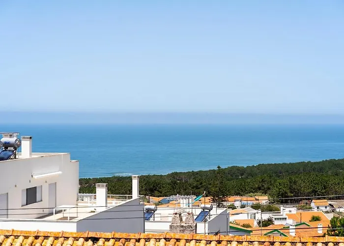 Boutique Living - Rooftop Pool & Sea Views Apartment Nazaré